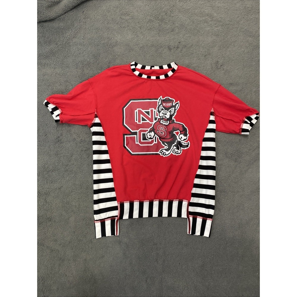 NC State Wolfpack Womens Red Shirt Black Striped Trim Patchwork Mascot‎ Small